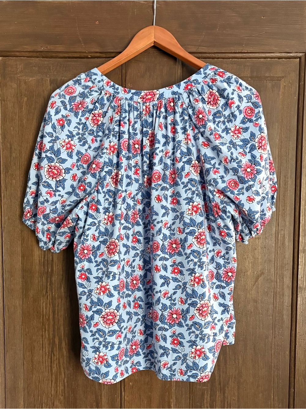 LOFT Light Blue Floral Puff Sleeve V-Neck Blouse with Red Accents - Picture 5 of 7